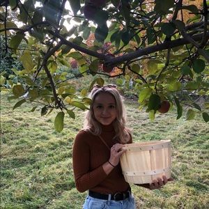 Meet your Posher, Julianna